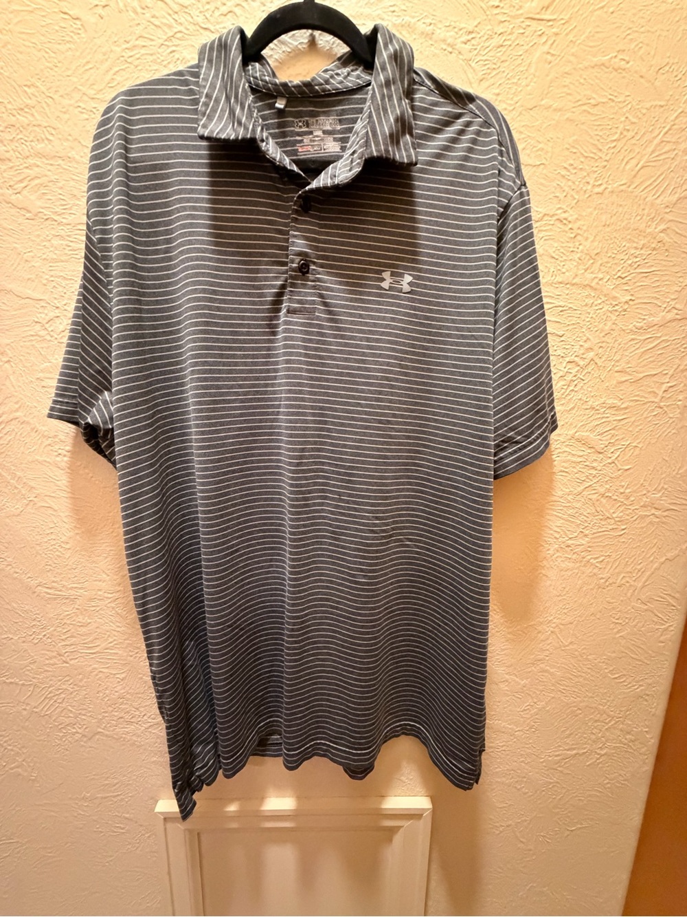 Men’s Under Armour Shirt
